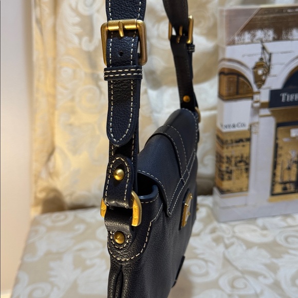 Dooney & Bourke vintage black leather top stitch bag Red interior. Beautiful! - Picture 4 of 8